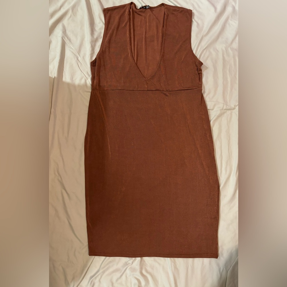 Plus Plunge‎ Textured MIDI Dress